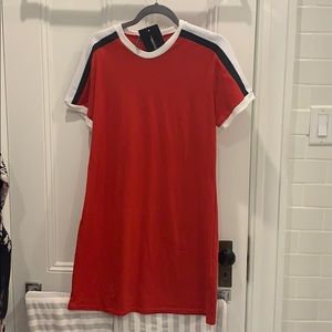 Red PRETTYLITTLETHING t-shirt dress